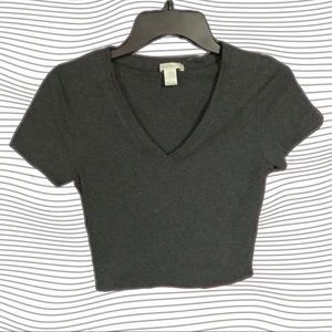 •SM Dark Grey V-neck Short Sleeve Crop Top•
